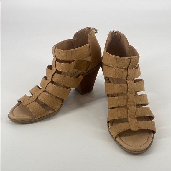 Stylish Tan Strappy Heeled Sandals - Picture 1 of 7